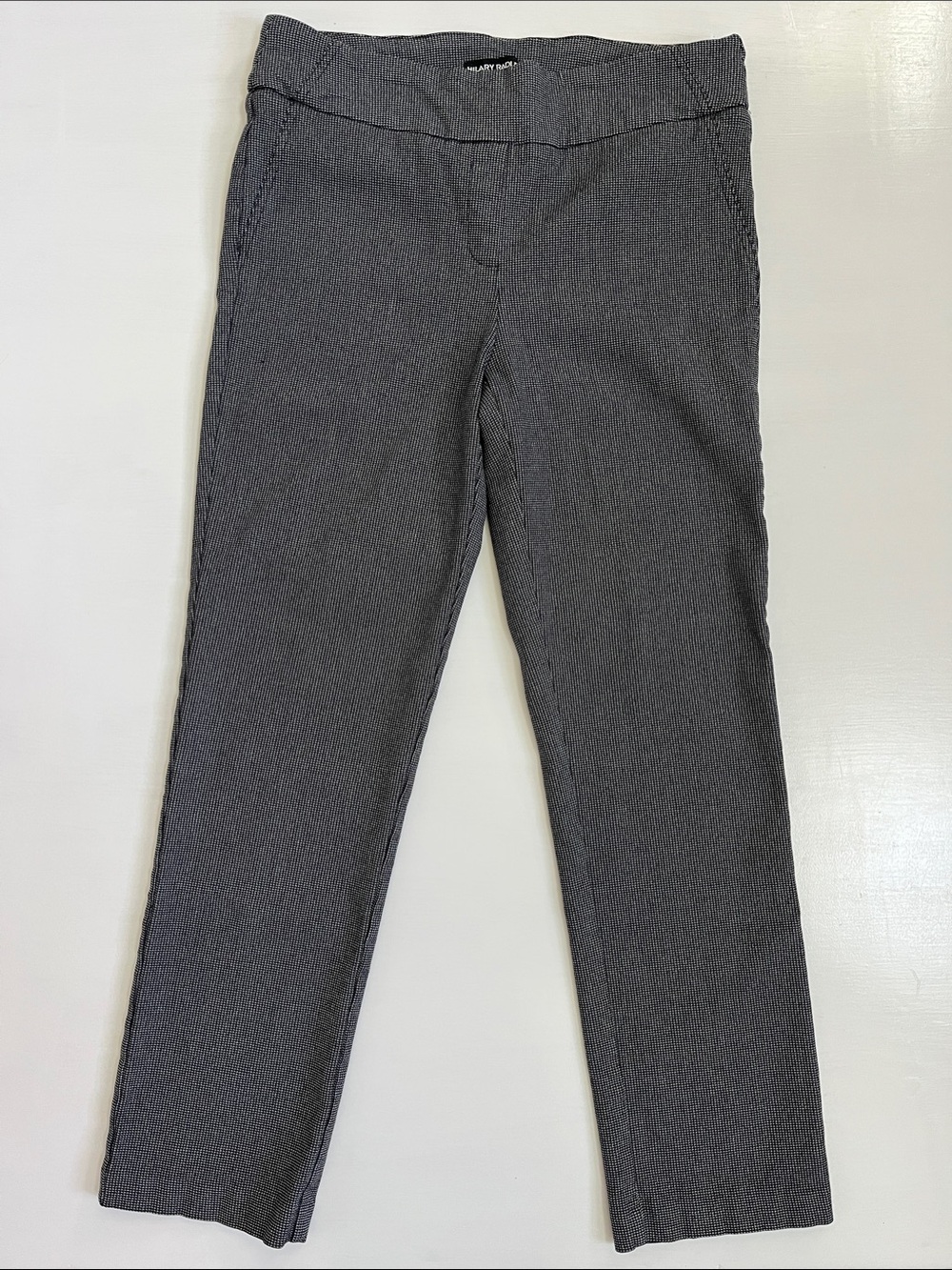 HILARY RADLEY Slim Straight Ankle Pants in Subtle Houndstooth Pattern